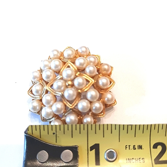 PEARL & Gold & Women's Gorgeous Flower Brooch - Picture 5 of 6